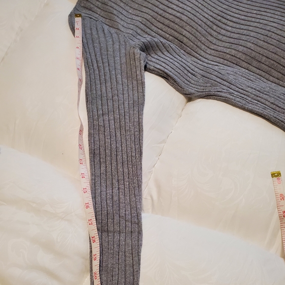 Motive Knit grey turtleneck - Picture 6 of 11